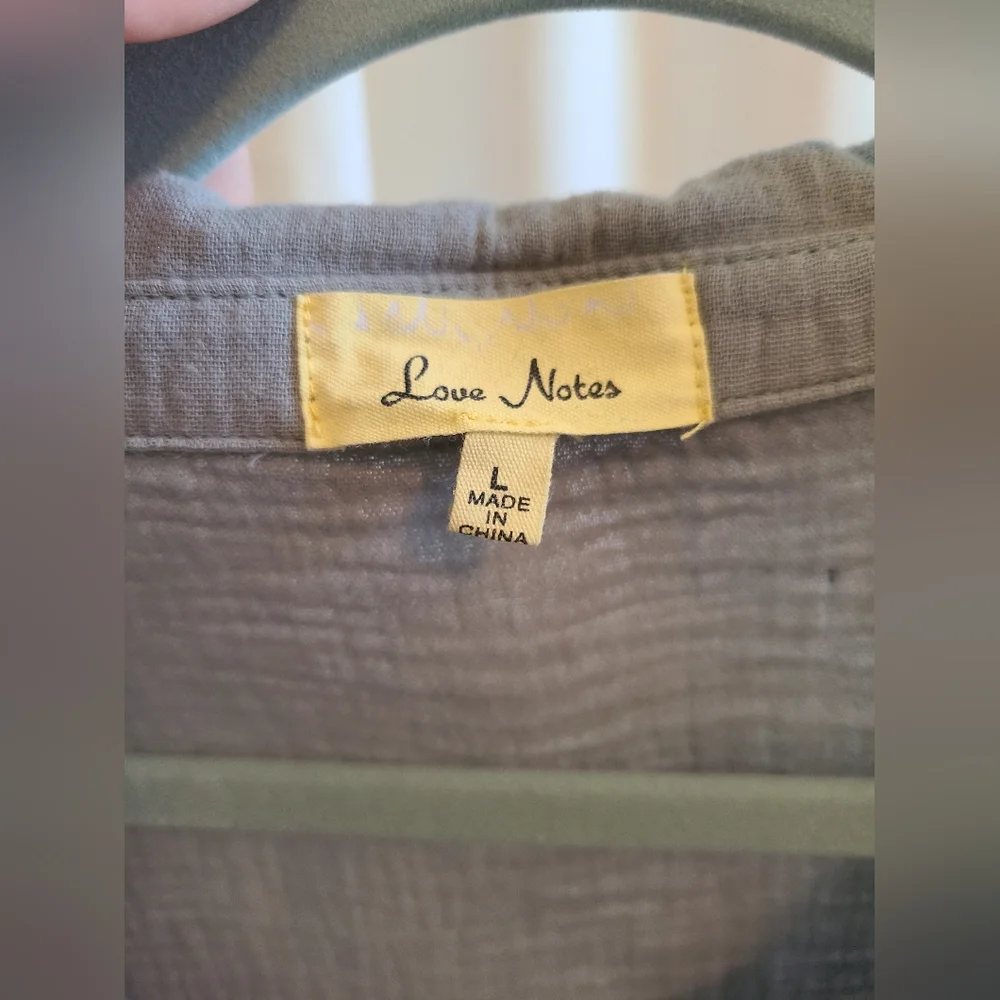 Love Notes Cropped Button Blouse - Picture 4 of 5